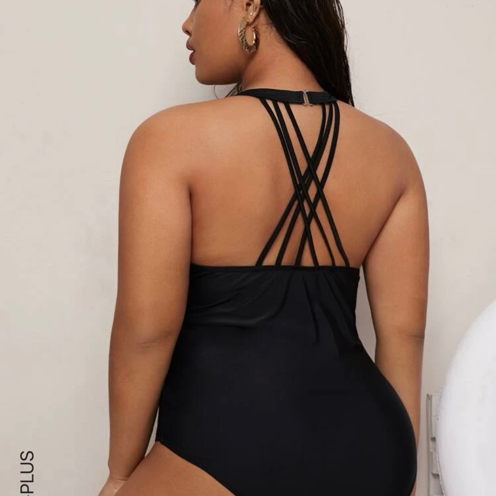 ❌SOLD❌Plus Striped Contrast Mesh One Piece Swimsuit - Picture 2 of 8